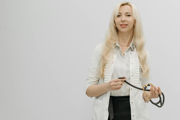 How does the UK's healthcare system support weight loss goals?